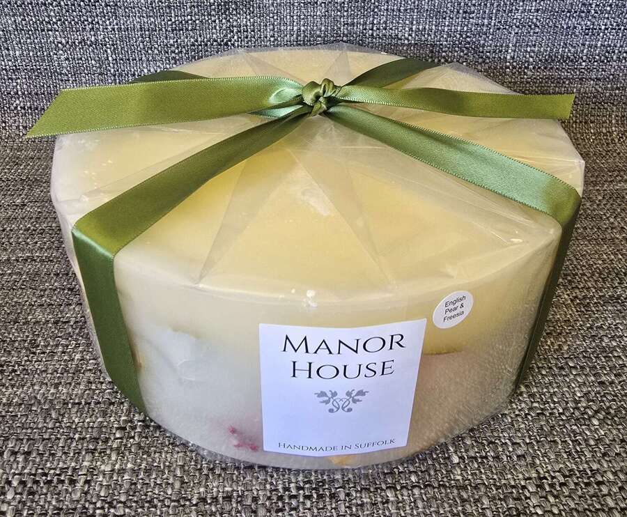 English Pear & Lily XL Botanical Candle